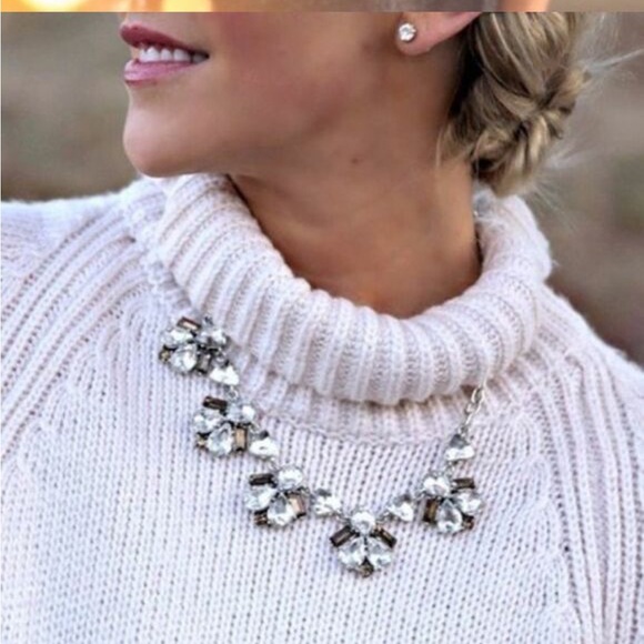 Stella & Dot Lila Necklace - Picture 2 of 2